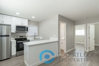 Building Photo - 4849 Mansfield St