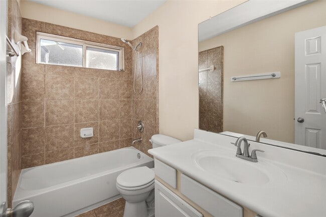 Building Photo - 6007 Dover Creek Ln