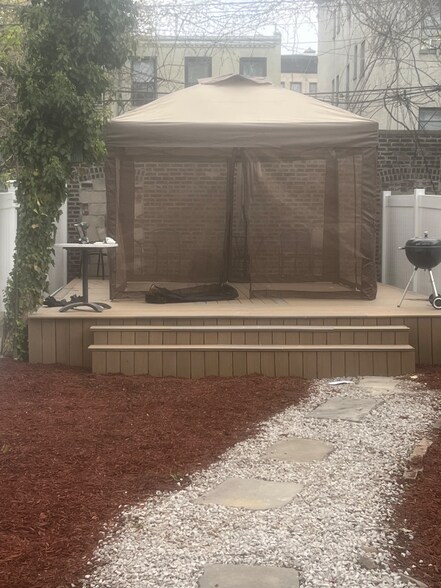 Building Photo - 669 Park Pl