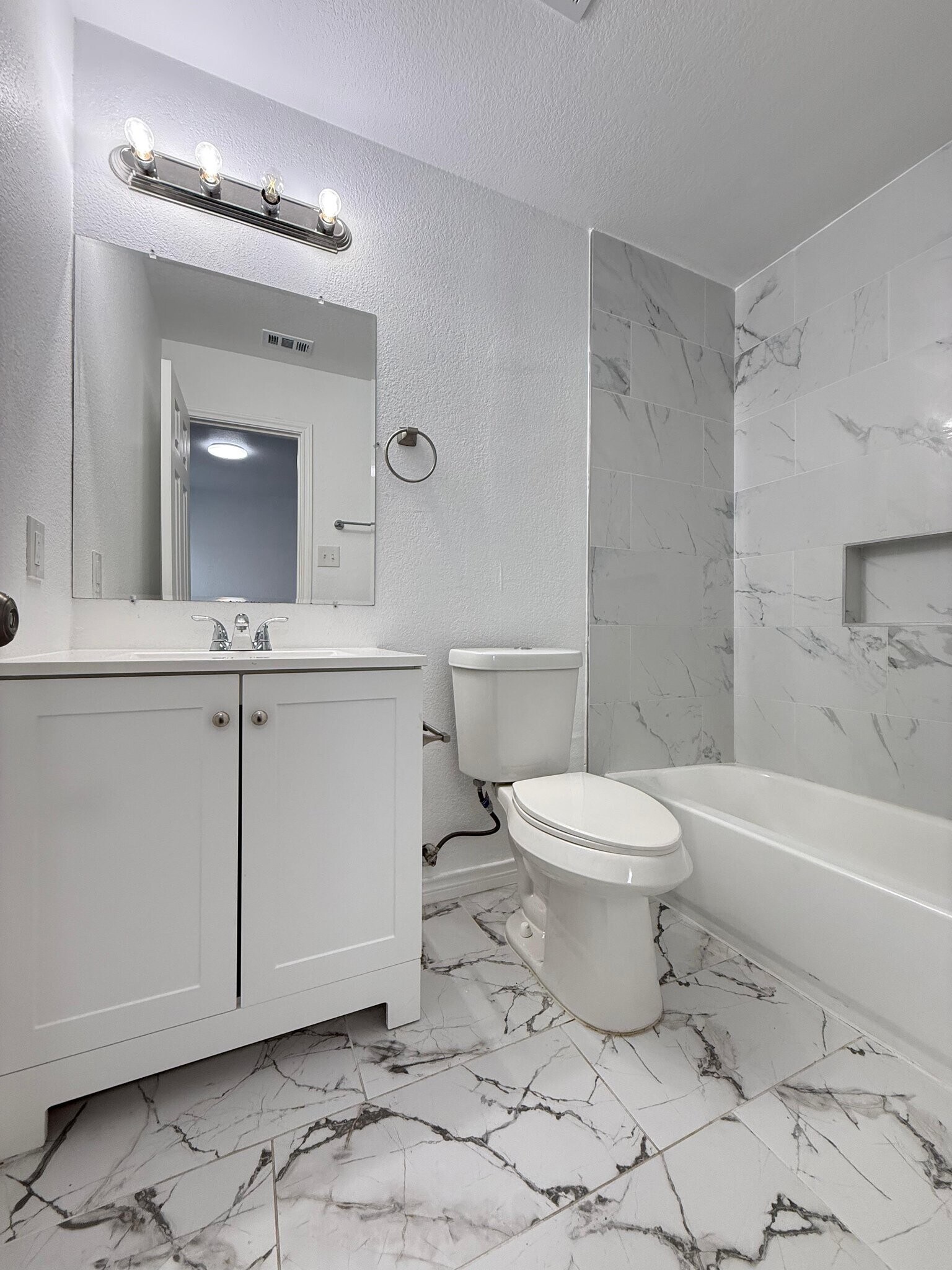 Building Photo - 2307 Mission View