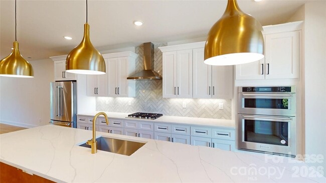 Building Photo - 156 Mattoon St