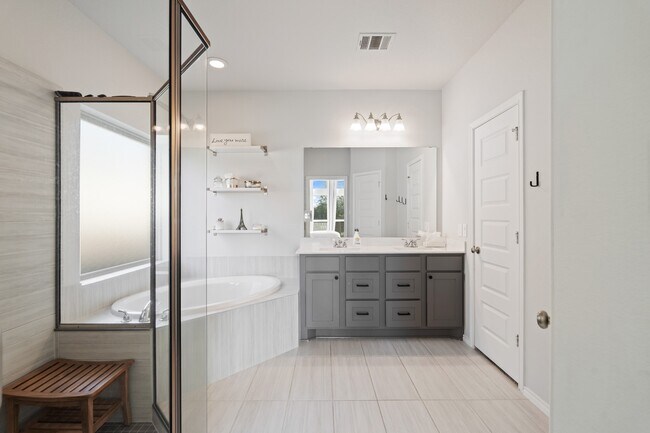 Building Photo - 6907 Myrtle Dr