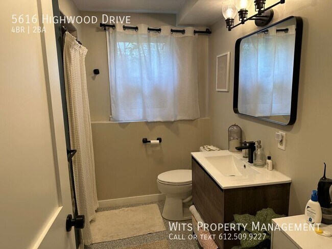 Building Photo - 5616 Highwood Dr