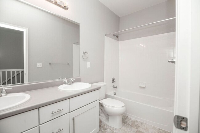 Building Photo - Beautiful Single-Family Home in a Great Location!