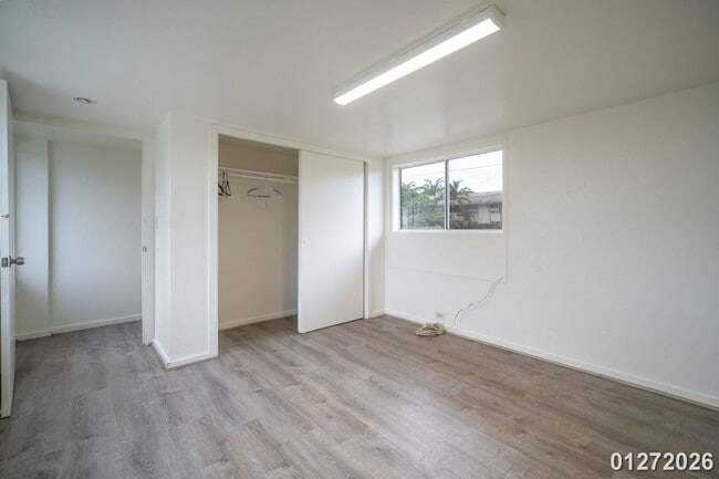 Building Photo - $2,200 /  2 Bed/ 1 Bath Spacious Duplex Centrally Located in Pearl City (Waiawa)