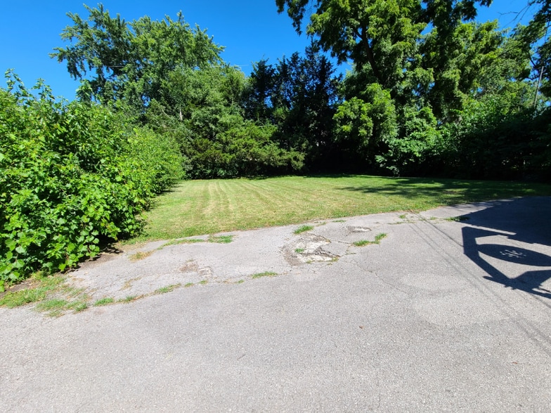 Building Photo - 7125 Askew Ave