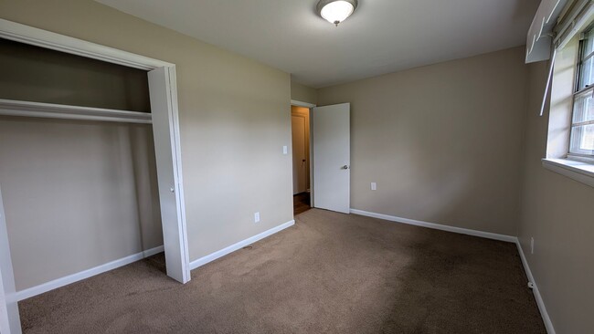 Building Photo - Traditional Brick Ranch Home for Lease | 3...