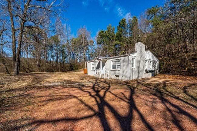 Building Photo - Beautifully Renovated 3BR/2BA home on King St!