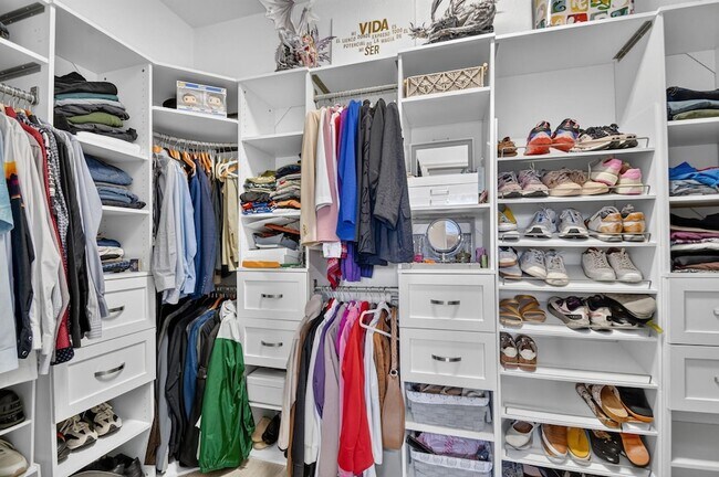Building Photo - 10139 Wellington Parc Dr