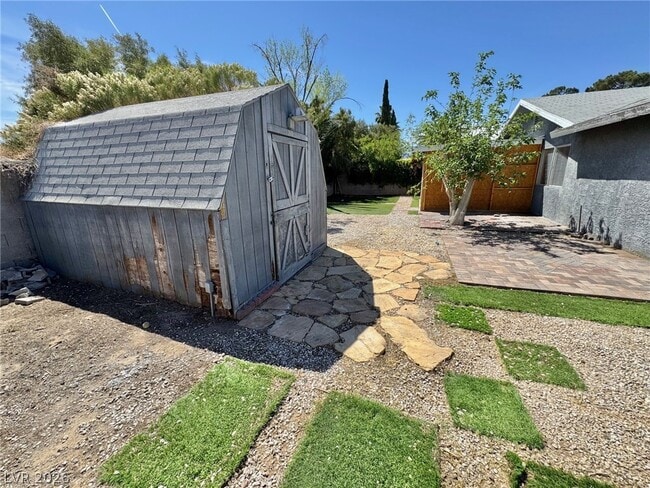 Building Photo - 6323 Silverfield Dr