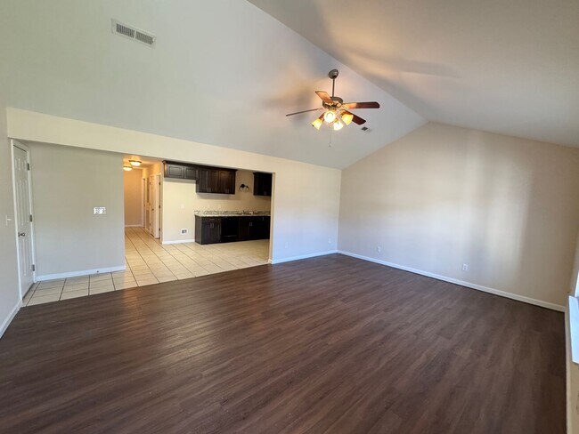 Building Photo - 110-112 Lyons Dr NW