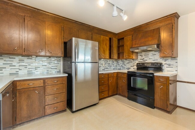 Building Photo - Charming 2BR/2BA Home with Private Balcony...