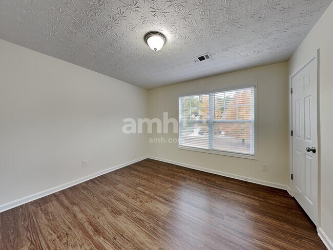 Building Photo - 3917 Abernathy Farm Way