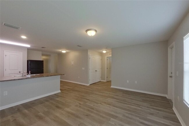 Building Photo - 315 NE 25th Terrace