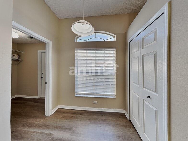 Building Photo - 6200 Erik Ct