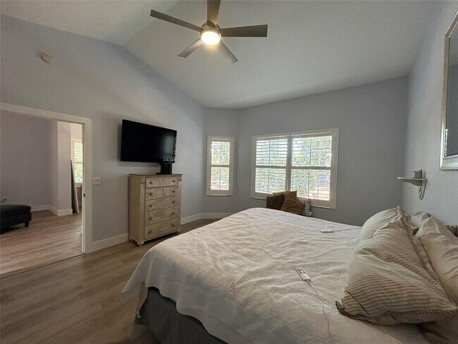 Building Photo - 3702 54th Dr W