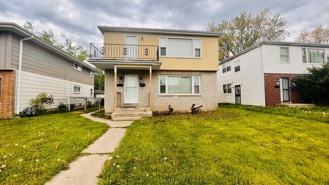 Primary Photo - 8907 W Hampton Ave