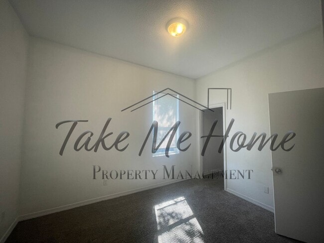 Building Photo - Charming 2-Bed, 1-Bath Home Near MSU and D...