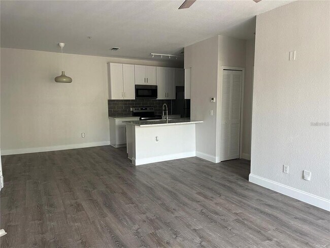 Building Photo - 2627 Maitland Crossing Way