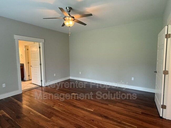 Building Photo - 2440 Belvue Rd