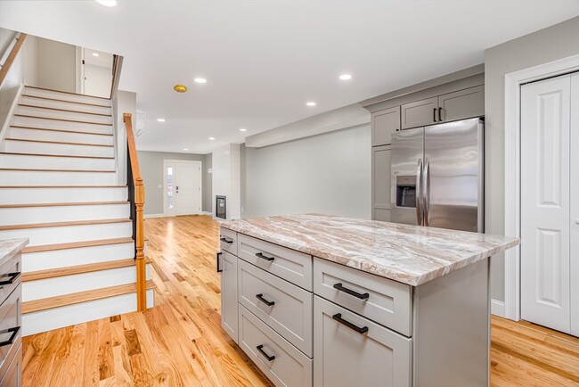 Building Photo - 27 Milton St