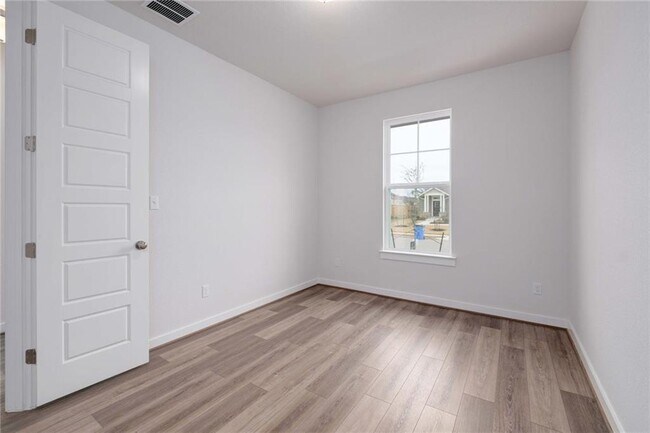 Building Photo - 129 Patrick Herndon Dr