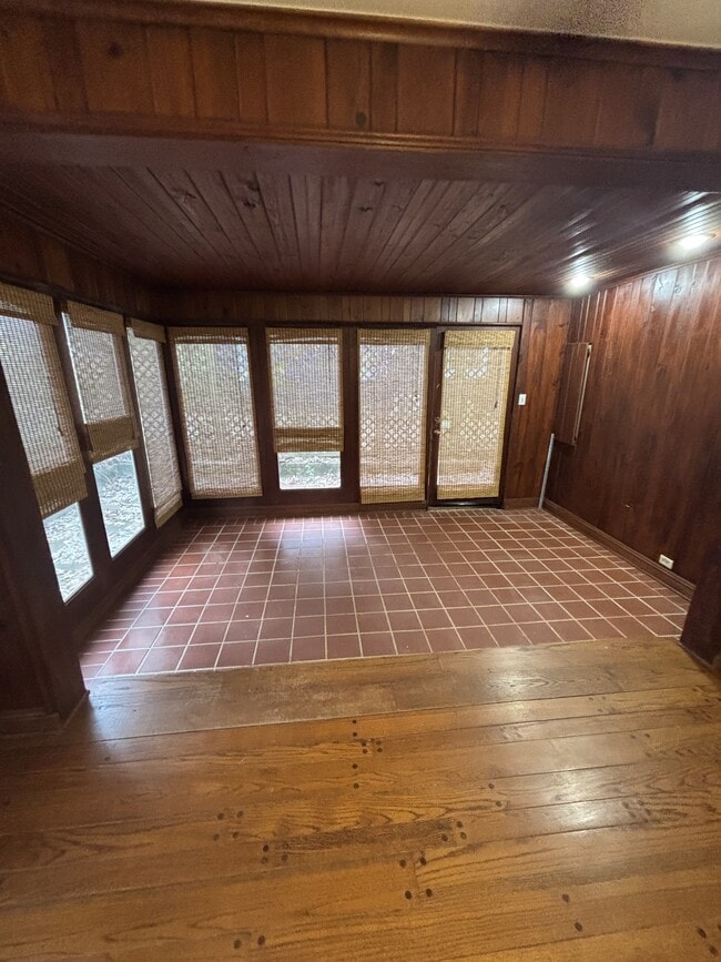 Building Photo - 4026 Richmond Ave