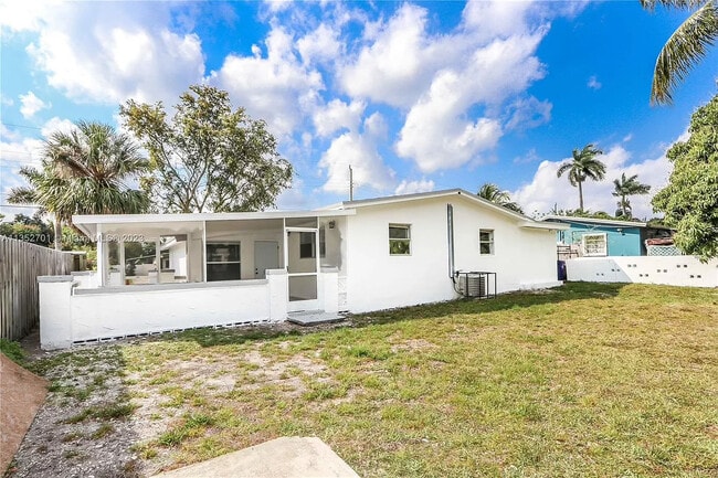 Building Photo - 4421 NW 34th Ct