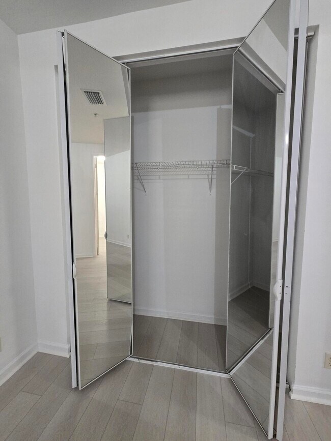 Building Photo - 4264 Berkshire Wharf Dr