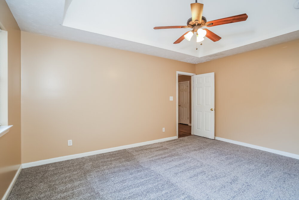 Building Photo - 5622 Riverside Dr