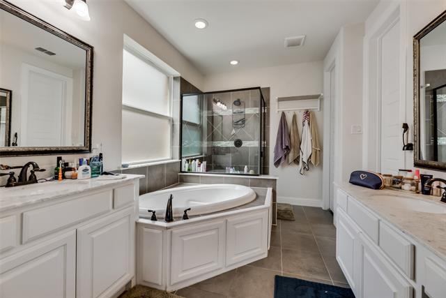 Building Photo - 3940 Shrike Trail