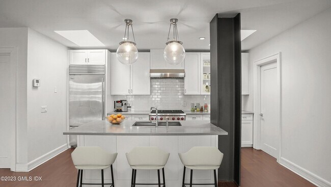 Building Photo - 409 Greenwich Ave