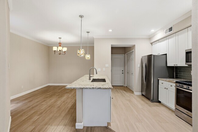 Building Photo - 12625 Memorial Dr