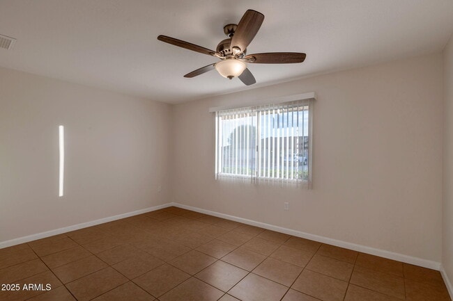 Building Photo - 9822 W Silver Bell Dr