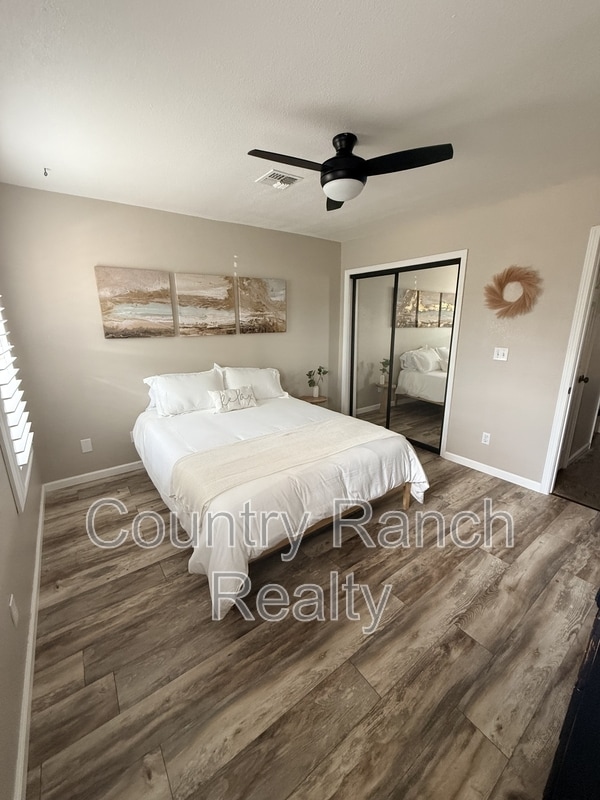 Building Photo - 2134 Desert Palms Dr