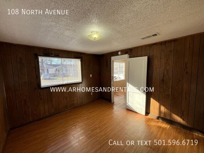 Building Photo - 108 North Ave