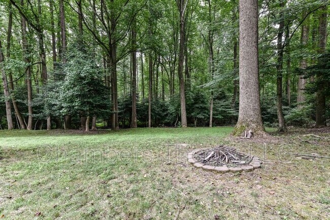 Building Photo - 12231 Westwood Hills Dr