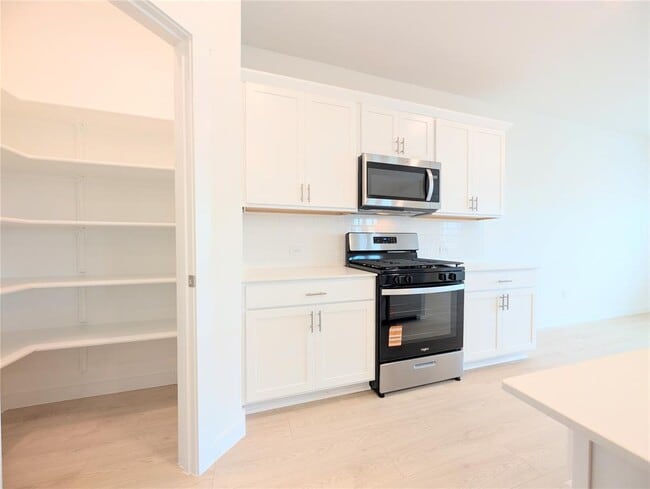 Building Photo - 9400 Oxbow Strap Dr