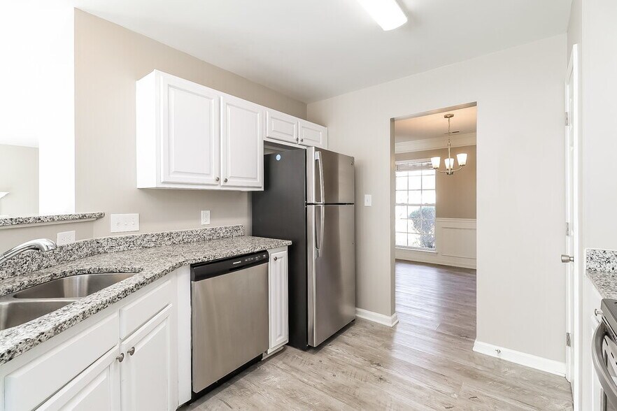 Building Photo - 112 Old Willow Rd