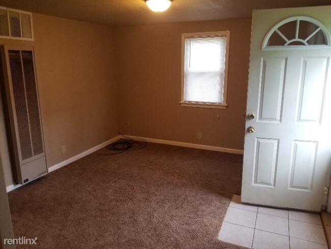 Building Photo - 1 br, 1 bath Apartment - 103 W. Eads A Unit A