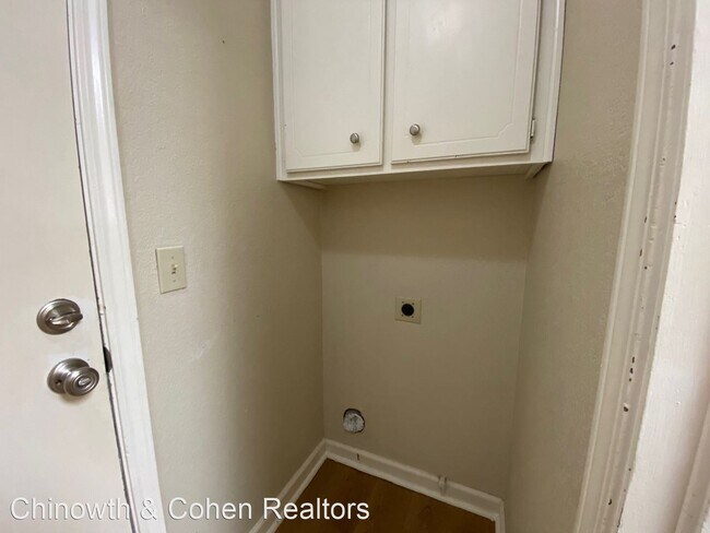 Building Photo - 3 br, 1.5 bath House - 1108 W Knoxville St