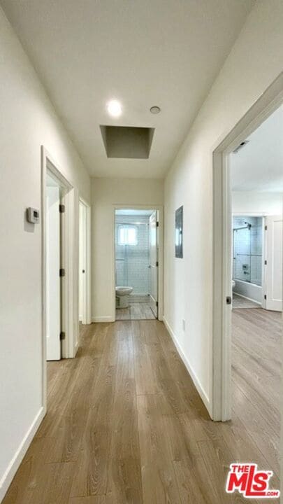 Building Photo - 5222 Satsuma Ave