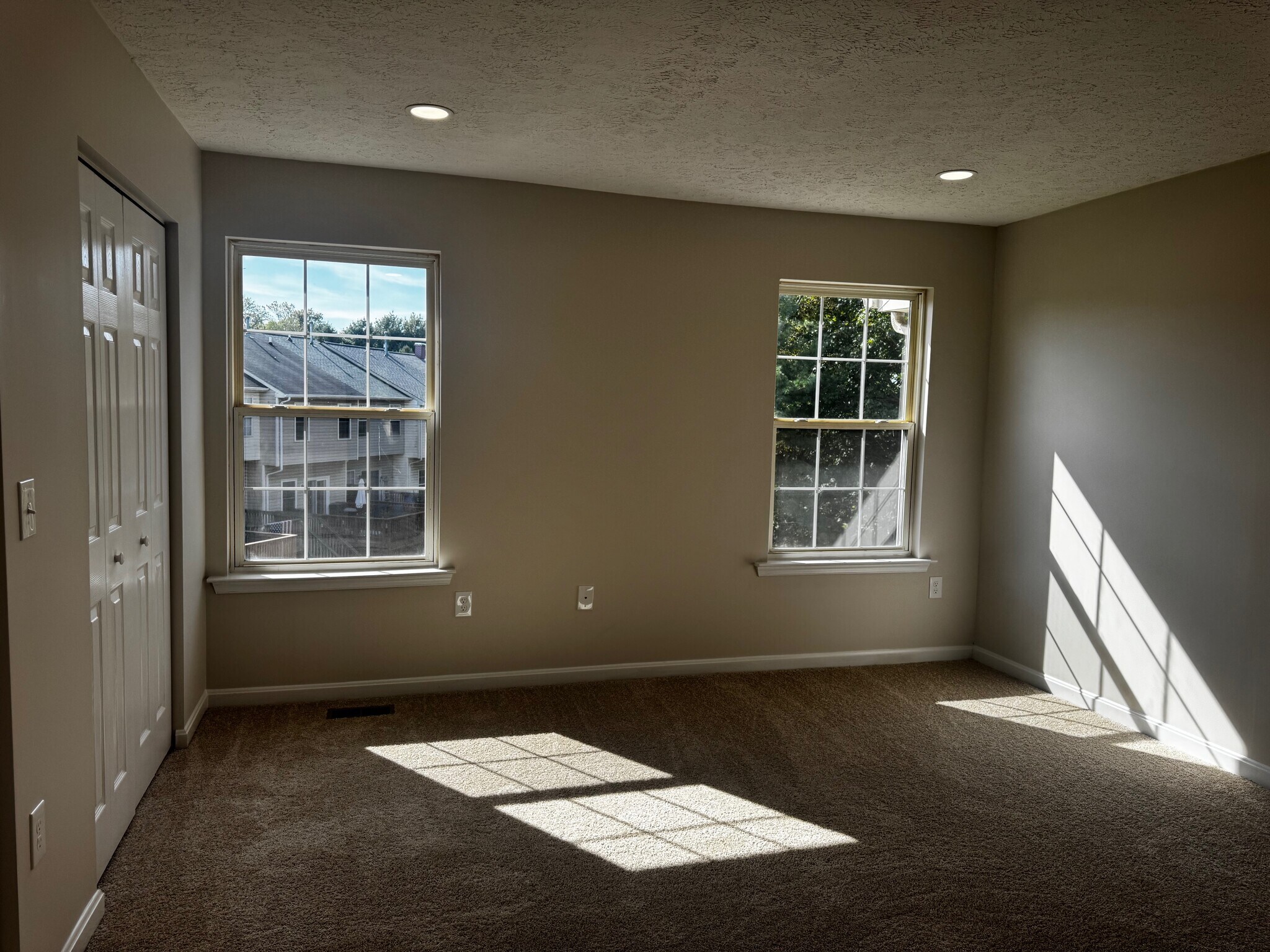 Building Photo - 607 Emmy Dee Dr
