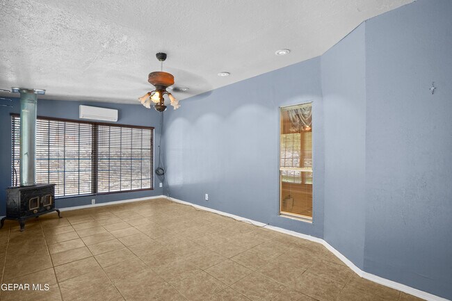 Building Photo - 1325 James Dudley Dr