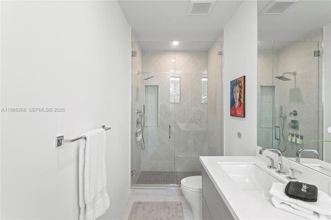 Building Photo - 922 NE 78th St