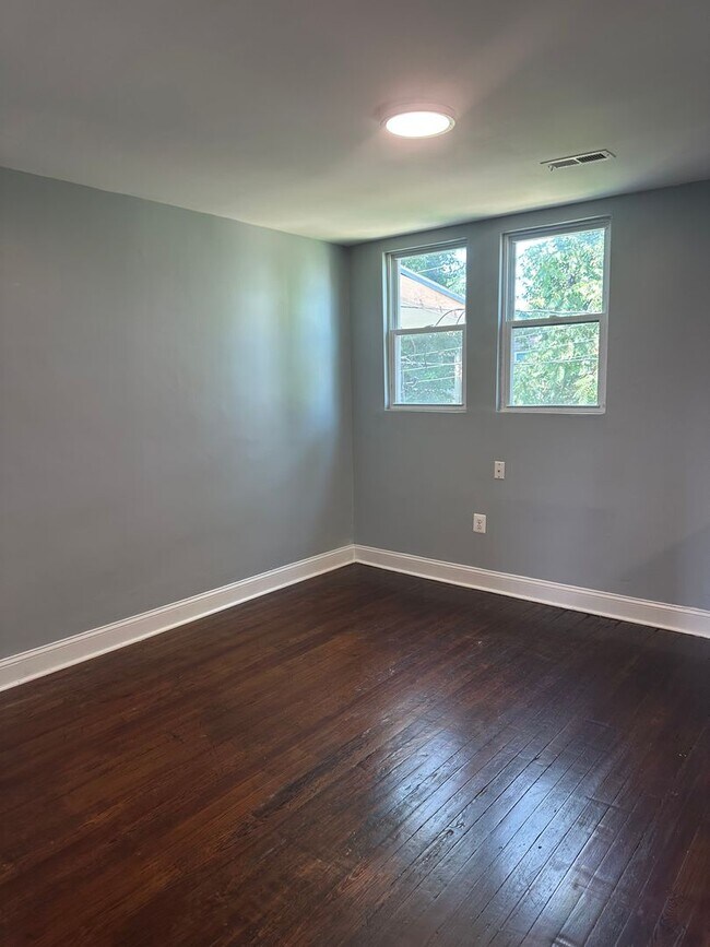 Building Photo - 622 Linnard St