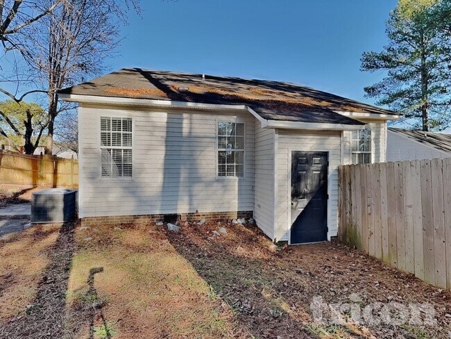 Building Photo - 1117 Woodbriar St