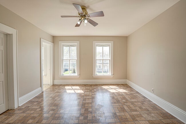 Building Photo - 373 Cedar St