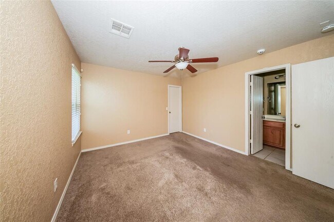 Building Photo - 2524 Waterleaf Dr