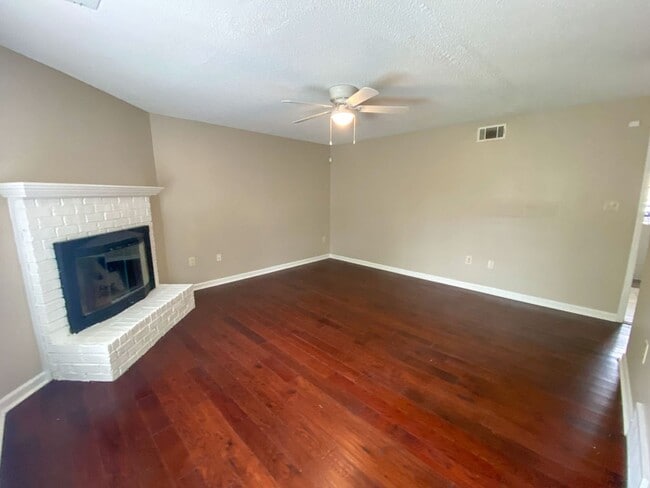 Building Photo - 3 bed, 2 bath in Millington